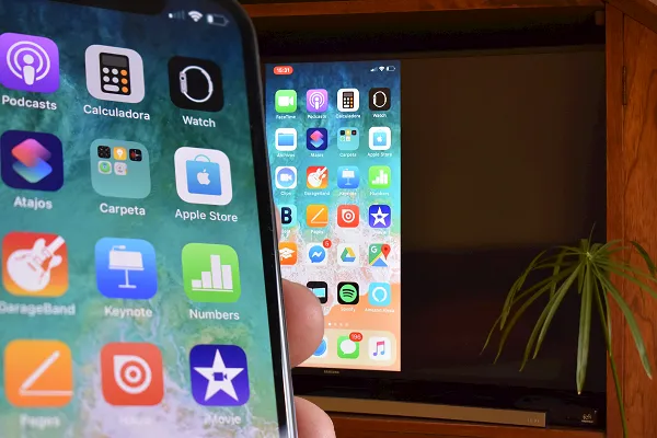 Screen Mirroring an iPhone to a Chromecast
