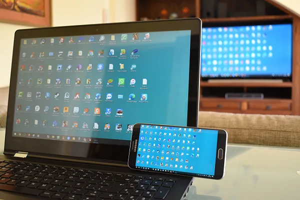 Windows 7 screen projected on a Smart TV using an Android smartphone